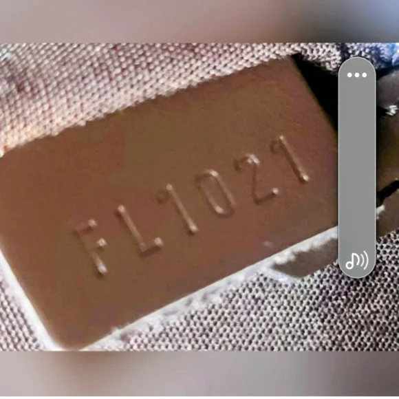 Louis Vuitton Vintage 2001 Figari MM EPI Bag       Moca/ Silver Hardware - Picture 6 of 8